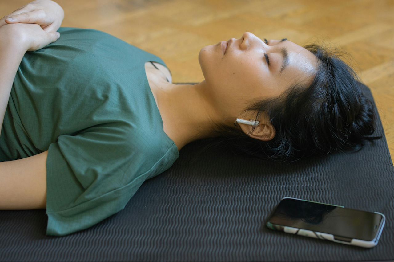 cell-phone-inside-infrared-sauna cell-phone-inside-infrared-sauna