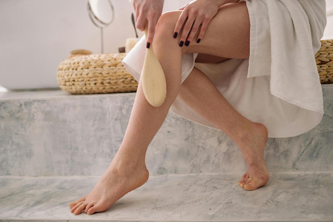 dry-brushing-and-infrared-sauna-session
