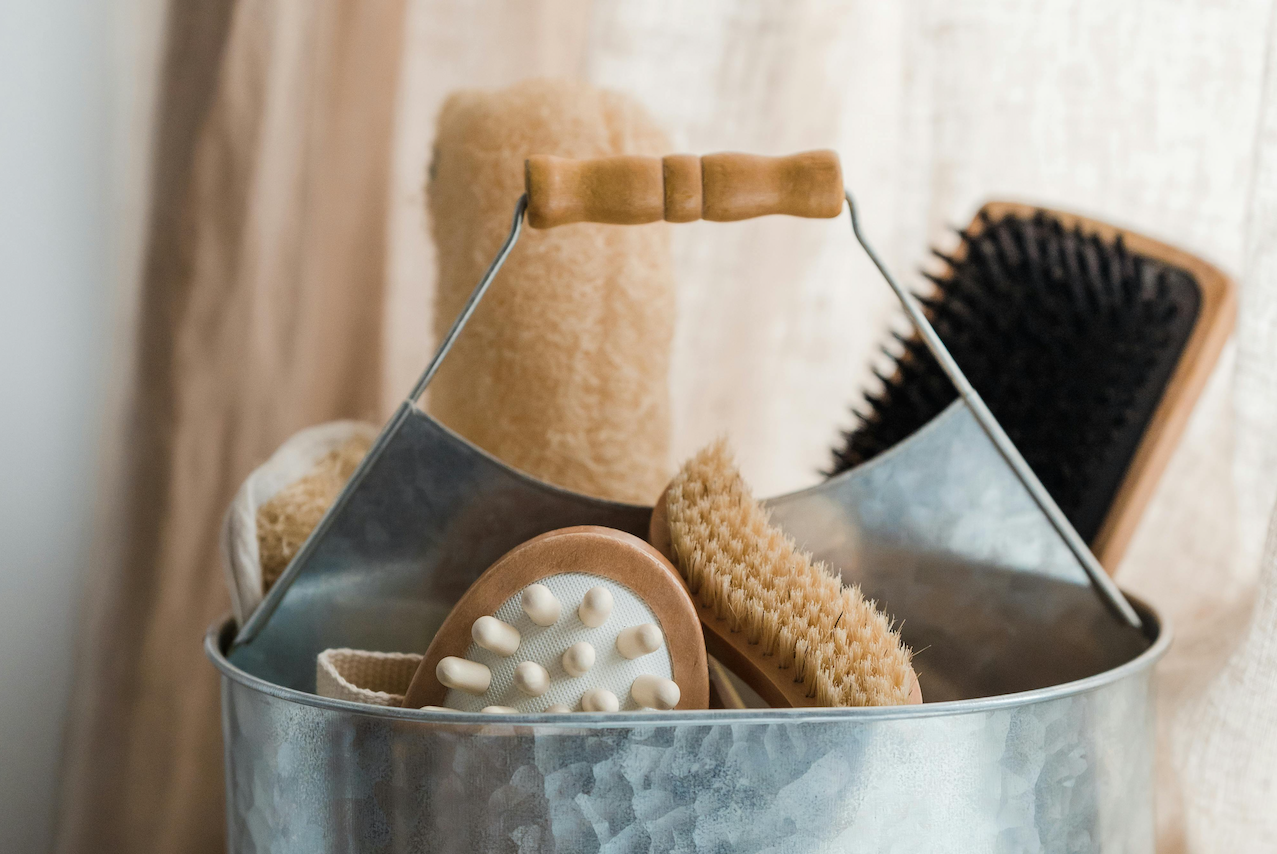 dry-brushing-before-or-after-infrared-sauna