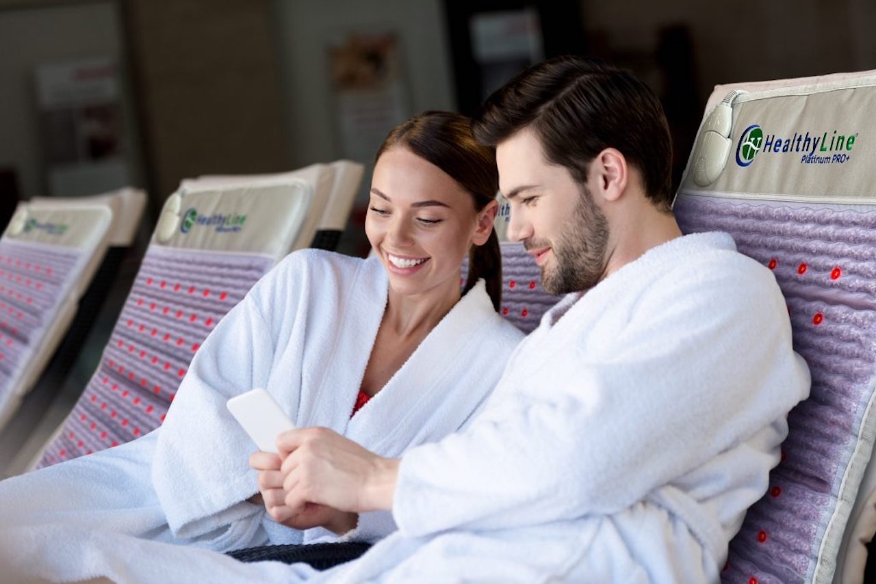 healthyline-platinum-mat-couple-in-spa healthyline-platinum-mat-couple-in-spa