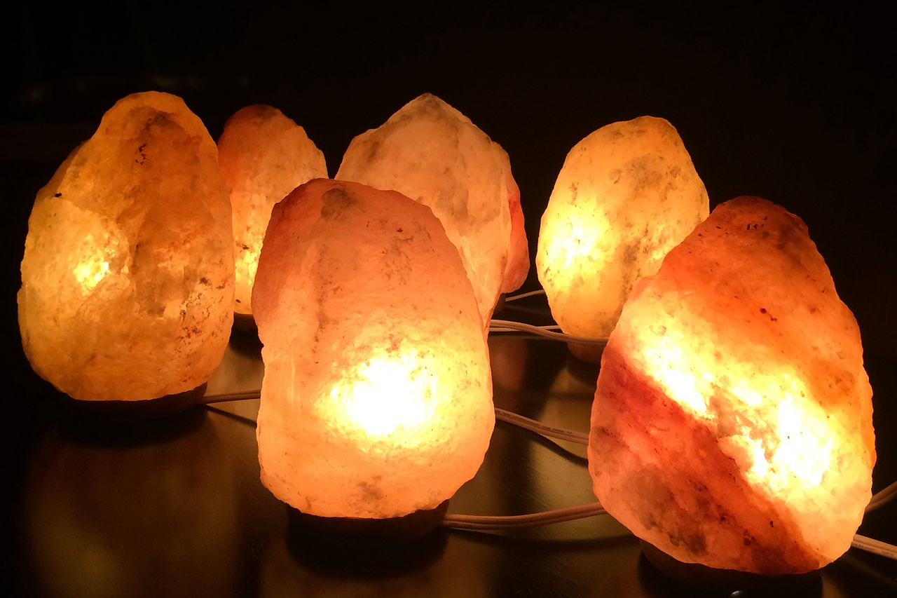 sauna-blanket-himalayan-salt-lamp sauna-blanket-himalayan-salt-lamp